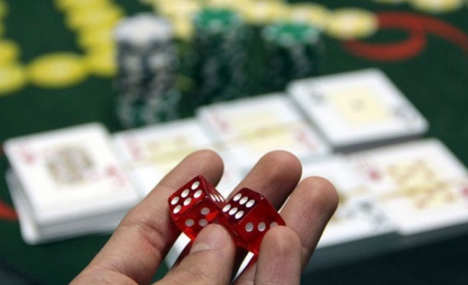 Kocaeli'de iş yerinde kumar oynayan 27 kişiye ceza