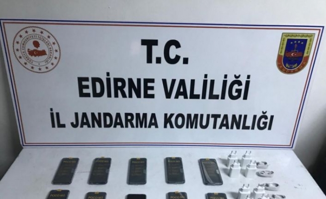 Romanya'dan İstanbul'a giden otobüste kaçak cep telefonu ele geçirildi