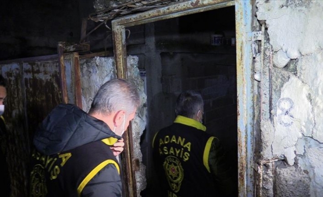 Adana'da 90 firarinin yakalanması için şafak operasyonu
