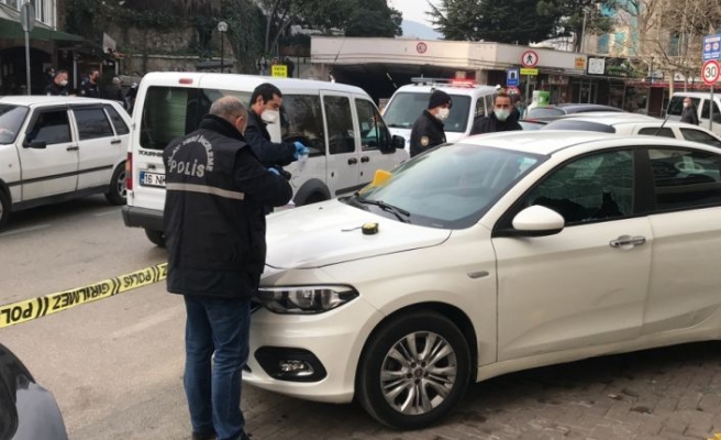 Bursa'da otomobilinde silahlı saldırıya uğrayan kişi yaralandı