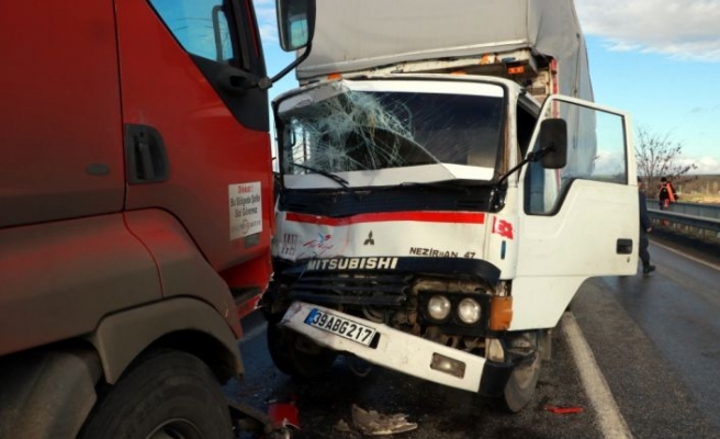 Kırklareli'nde zincirleme trafik kazasında 2 kişi yaralandı