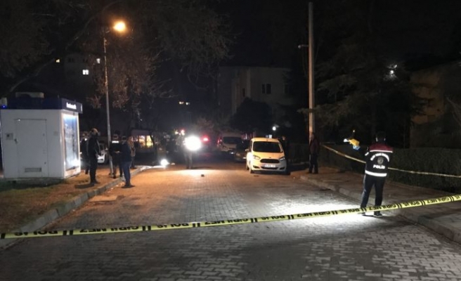 Kocaeli'de silahlı saldırıya uğrayan 2 kişi yaralandı