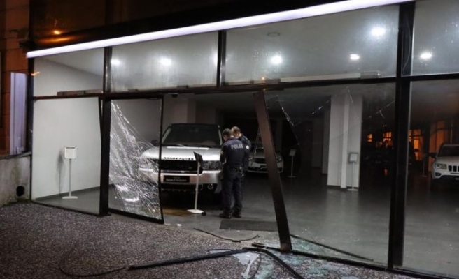 Bursa'da galeriden otomobil hırsızlığı