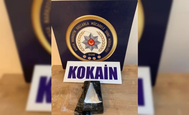 Bursa'da uyuşturucu araması yapan polis, otomobil lastiğine gizlenmiş kokain ele geçirdi