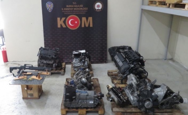 Bursa'da yurt dışından kaçak otomobil yedek parçası getiren 2 kişi yakalandı