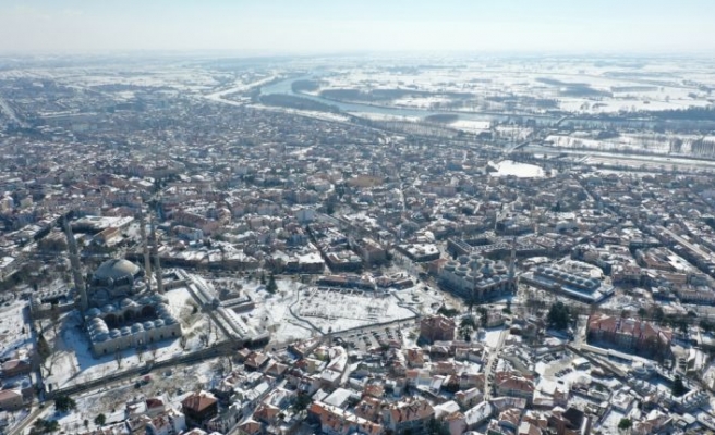 Edirne'de etkisini yitiren kar yağışı güzel manzaralar oluşturdu