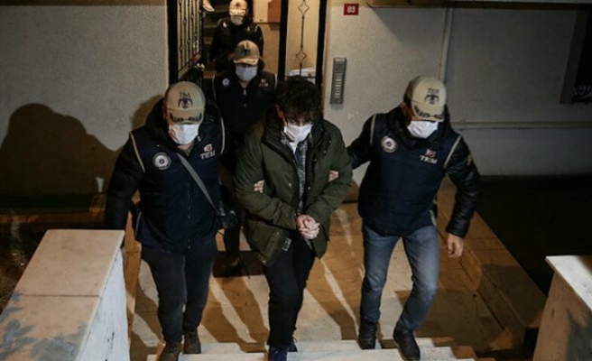 İstanbul merkezli 15 ilde FETÖ'nün TSK yapılanmasına yönelik operasyonda 27 gözaltı