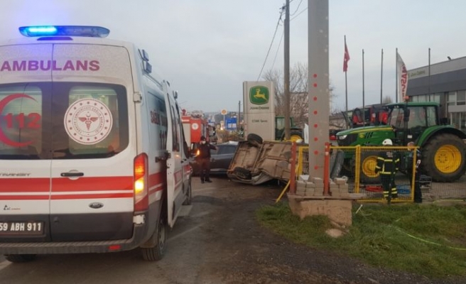 Tekirdağ'da park halindeki araca çarpan otomobilin sürücüsü öldü