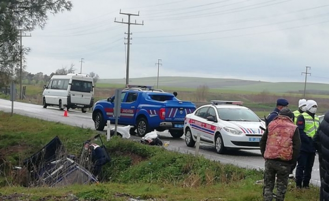 Balıkesir'de su kanalına devrilen otomobildeki 2 kişi hayatını kaybetti