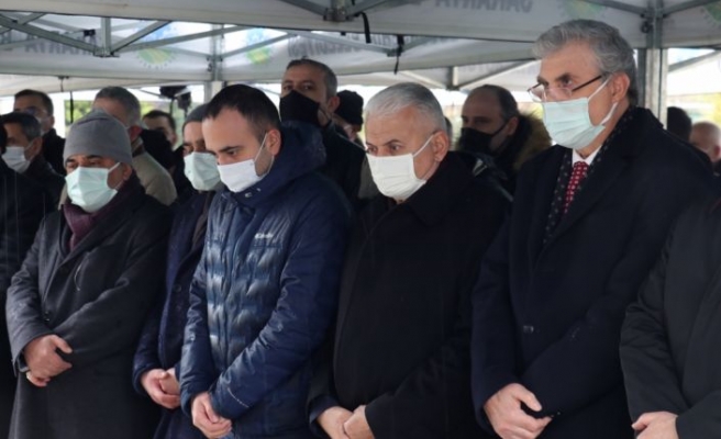 AK Parti Genel Başkanvekili Binali Yıldırım, Sakarya'da cenaze törenine katıldı