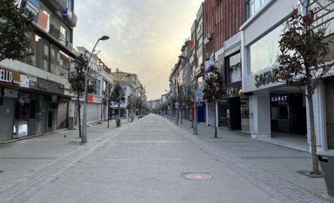 Doğu Marmara ve Batı Karadeniz'de “tam kapanma“nın başlamasıyla sokaklar boşaldı