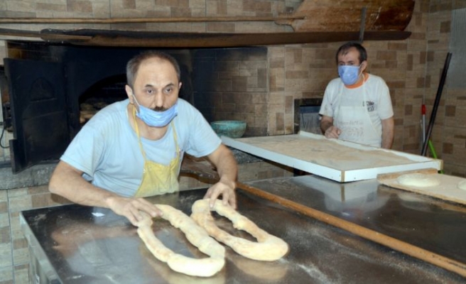 Kocaeli'de “simit dolması pidesi“ ramazanda sofraların vazgeçilmez lezzetleri arasında yer alıyor