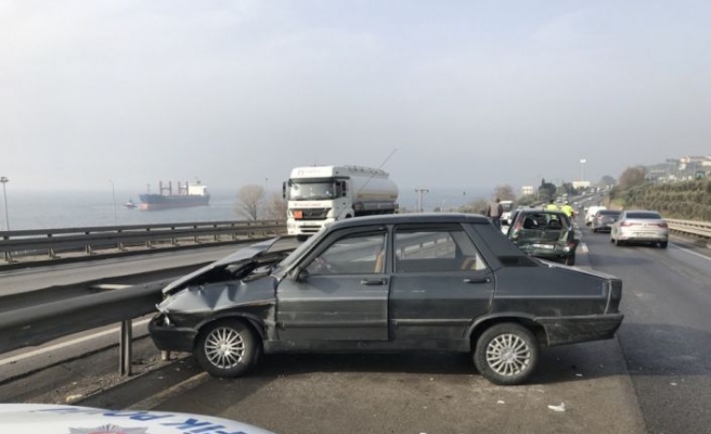 Kocaeli'de zincirleme trafik kazası: 6 yaralı
