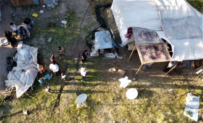 Bilecik'te mevsimlik tarım işçilerine, kaldıkları çadırlarda “Kovid-19“ aşıları yapılıyor