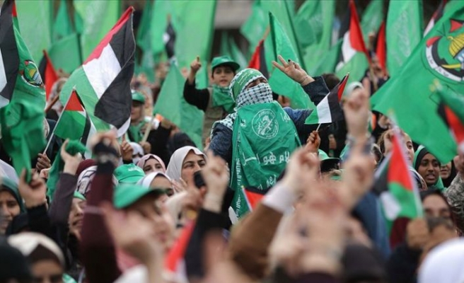 Hamas iptal edilen seçimler için yol haritası belirlemek üzere adaylığı açıklanan siyasilerle görüşmeler yapıyor