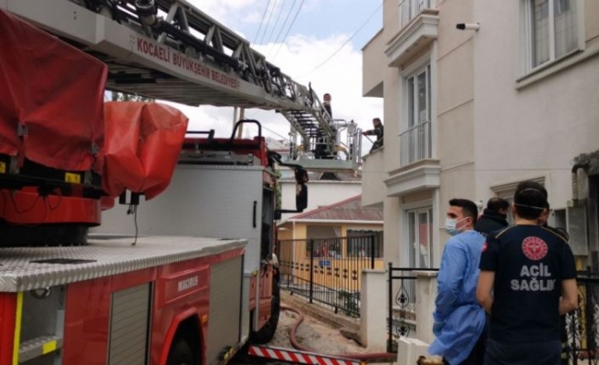 Kocaeli'de evde çıkan yangında bir kişi dumandan etkilendi