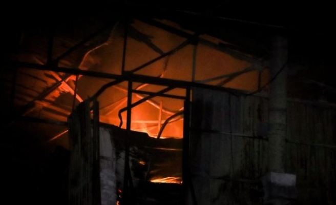 Bursa'da plastik atık fabrikasında çıkan yangın söndürüldü