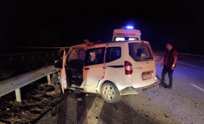 Kırklareli'nde tıra çarpan otomobilin sürücüsü öldü