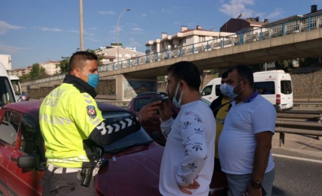 Kocaeli'de 4 aracın karıştığı zincirleme trafik kazasında iki kişi yaralandı