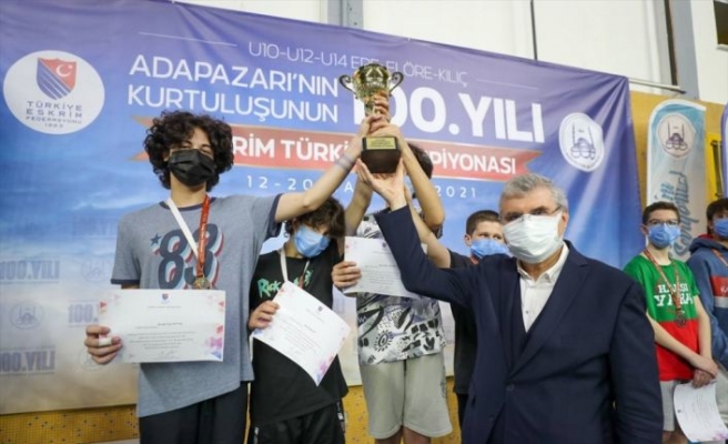 Sakarya'da düzenlenen 10, 12 ve 14 Yaş Altı Eskrim Türkiye Şampiyonası sona erdi