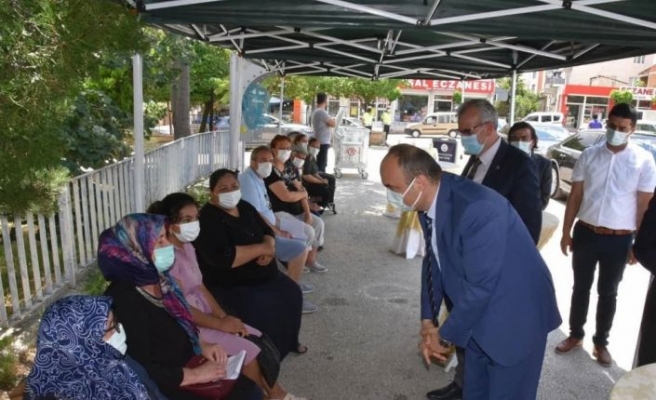 Vali Canalp Edirne'nin nüfusa oranla en çok Kovid-19 aşısının yapıldığı il olduğunu bildirdi
