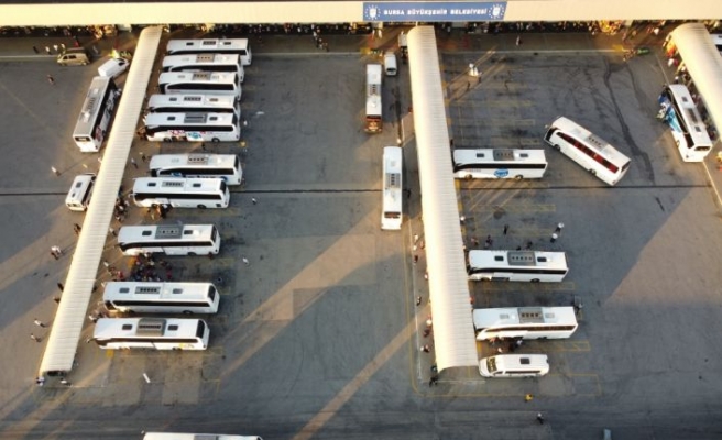 Bursa Şehirlerarası Otobüs Terminali'nde bayram öncesi yoğunluk yaşanıyor