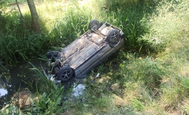 Kocaeli'de kaza yapan sürücüye yardım için duran araca otomobil çarptı: 3 yaralı