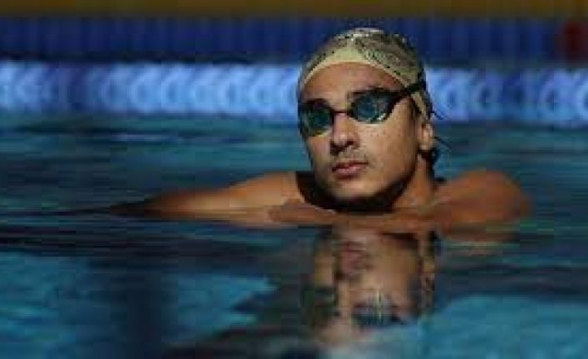 Ağabeyine özenerek yüzmeye başlayan milli sporcu Burak Kaplan, havuzda ağabeyinin taktikleri dışına çıkmıyor