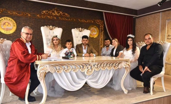 Edirne'de 5 dakika arayla evlenen kuzenler birbirlerinin nikah şahidi oldu