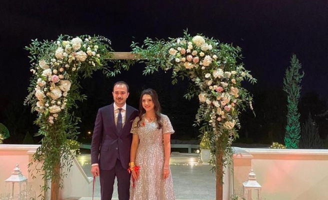 Bakan Çavuşoğlu'nun kızı Bursalı damatla evleniyor