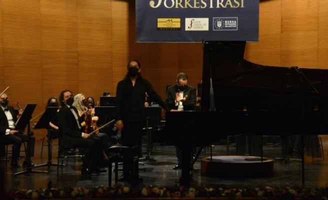 BBDSO Beethoven-Mozart konserinde piyanist Emre Elivar'ı konuk etti