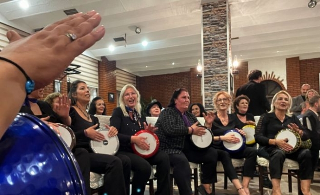 Edirne'de ev kadınlarının kurduğu ritim grubu ilk konserini verdi