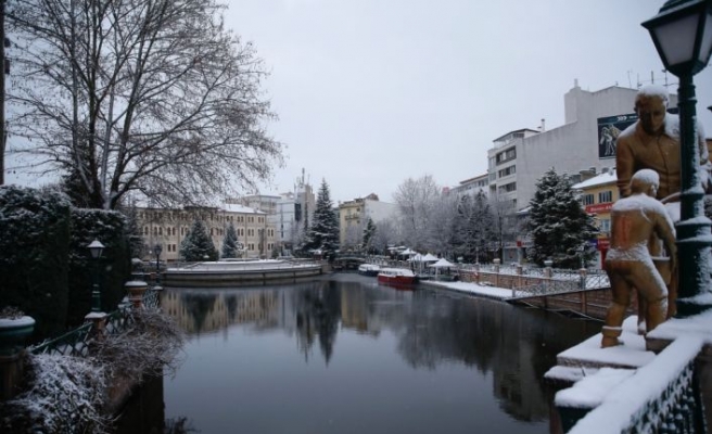 Bursa Eskişehir ve Bilecik'te kar etkili oluyor