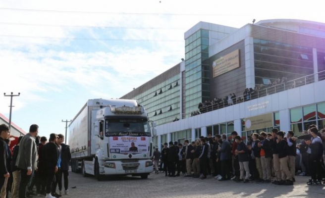 Bursa'da toplanan insani yardım malzemeleri Suriyeli mağdurlara gönderildi