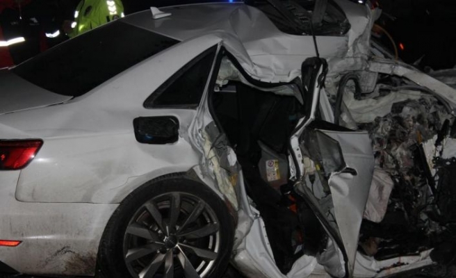 Çanakkale'de tırla çarpışan otomobildeki 5 kişi öldü