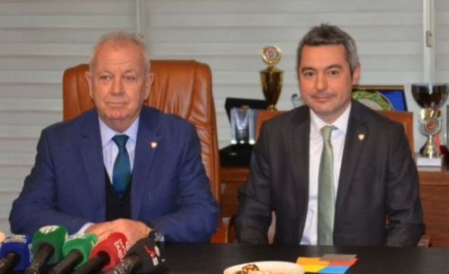 Bursaspor Başkan Adayı  Ömer Furkan Banaz Listesini Divan Kurulu'na Verdi