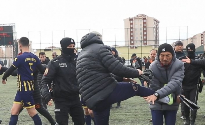 Tekirdağ'da amatör ligde oynanan maçta çıkan kavgaya polis müdahale etti