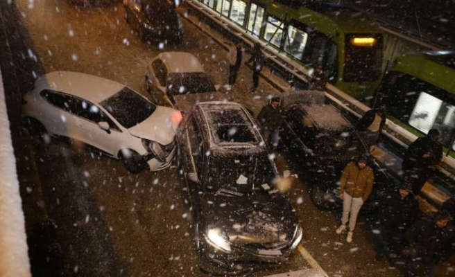 Bursa'da zincirleme trafik kazası