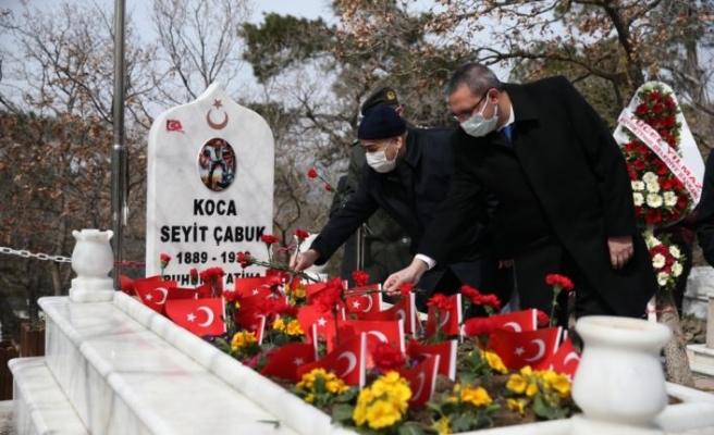 Çanakkale kahramanı Seyit Onbaşı Balıkesir'de mezarı başında anıldı
