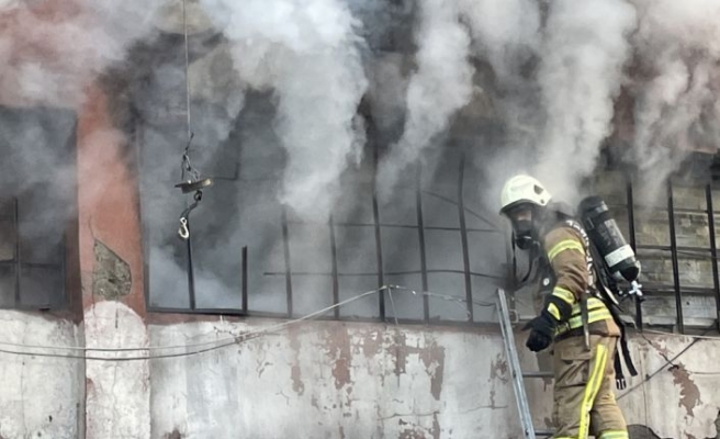İstanbul'da iki işyerinde çıkan yangın söndürüldü