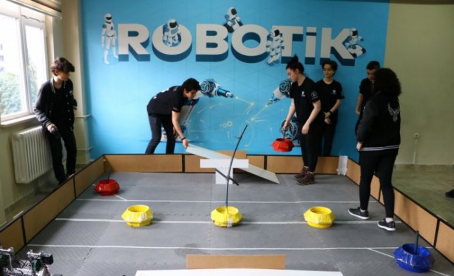 Robotla Türkiye şampiyonu olan öğrencilerin hedefi dünya şampiyonluğu