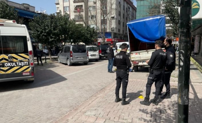 Zeytinburnu'nda iki grup arasında çıkan silahlı çatışmada 5 kişi yaralandı