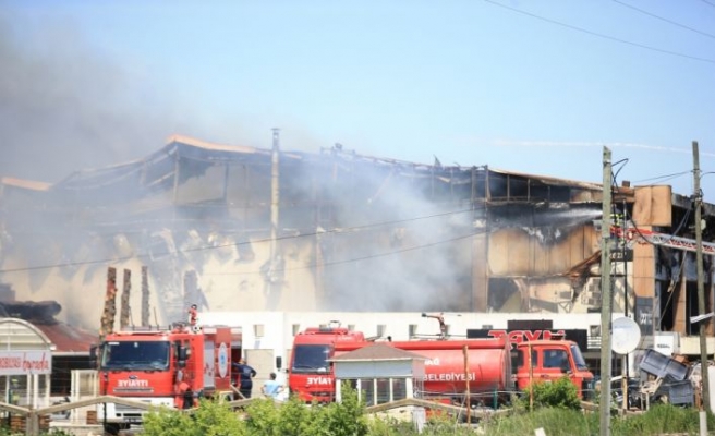 Kırklareli'nde mobilya fabrikasında çıkan yangın söndürüldü