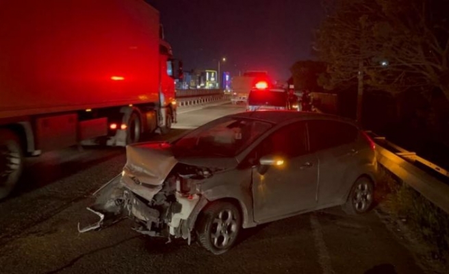 Kocaeli'de iki otomobilin çarpıştığı kaza