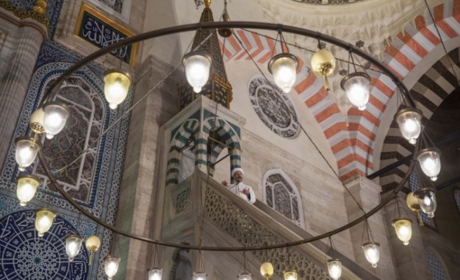 Diyanet İşleri Başkanı Erbaş, Süleymaniye Camisi'nde Ramazan Bayramı hutbesini irat etti: