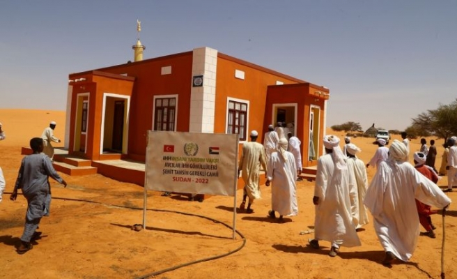 İHH tarafından Sudan'da inşa edilen cami ibadete açıldı