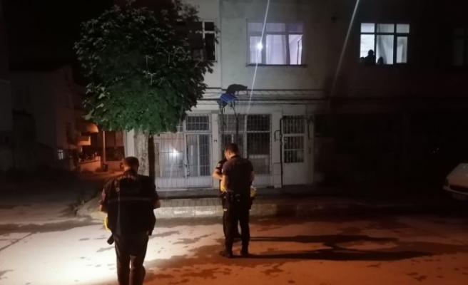 Kocaeli'de kocası tarafından pencereden atıldığı iddia edilen kadın yaralandı