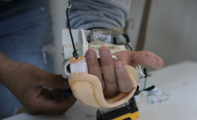 Üniversite öğrencisi tendon tedavisine destek için otonom protez tasarladı