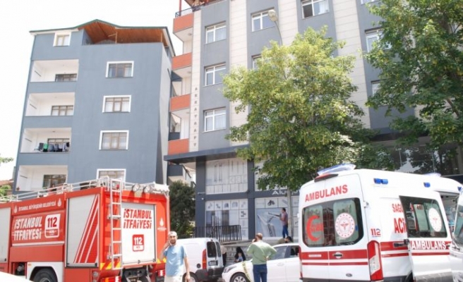 Ataşehir'de apartmanda çıkan yangın söndürüldü