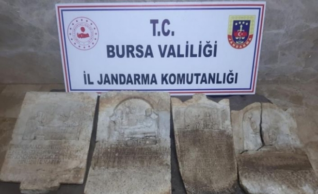 Bursa'da tarihi eser operasyonunda mezar steli ele geçirildi